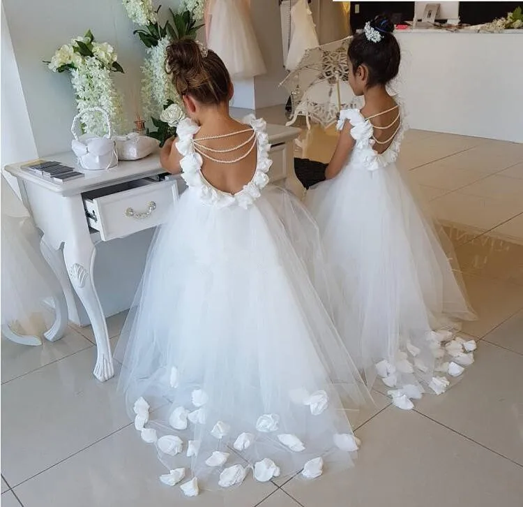 

Lovely White Flower Girls Dresses For Weddings Ruffles Lace Tulle Pearls Backless Princess Children Wedding Birthday Party dress