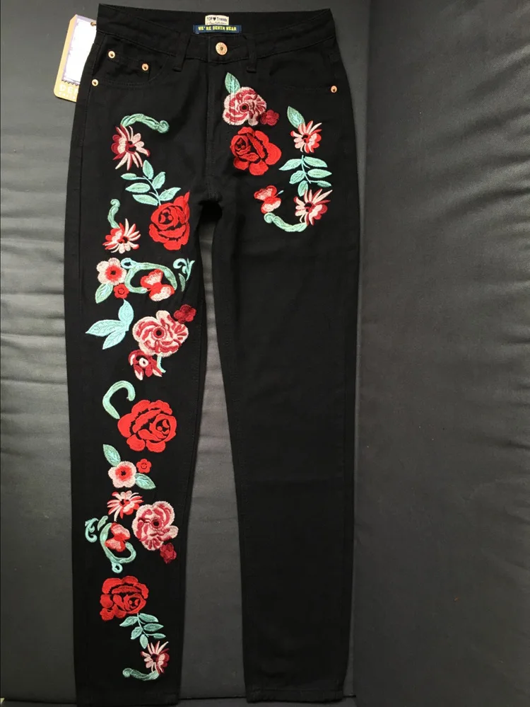 LMCAVASUN Plus Size Rose Embroidery Black Women Jeans 2017 Spring Vintage Straight Loose Denim Pants Trouses Mom Jeans