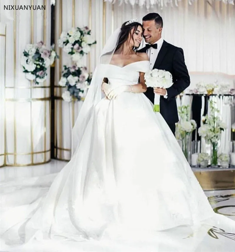 

Vestido De Noiva 2019 White Satin Wedding Dresses Off Shoulder Sweetheart Ball Gown Puffy Wedding Gown Saudi Arabic Bride Dress