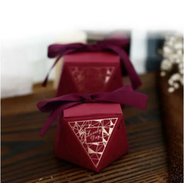 

100 Pcs Creative Burgundy Diamond Wedding Favors Candy Boxes Bomboniera Chocolate Box Party Supplies Gift Box Giveaways Box
