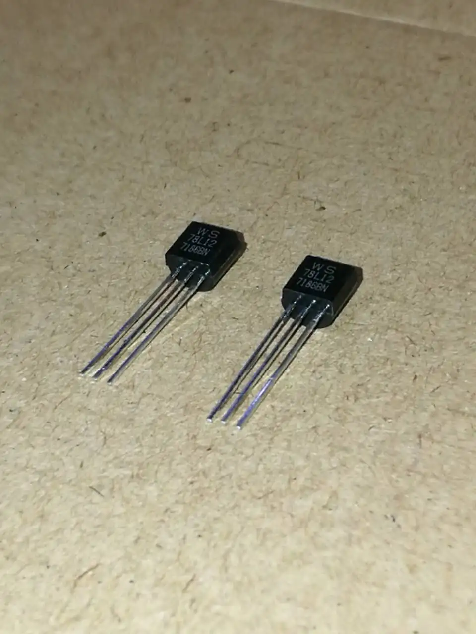 

10pcs/lot 78L12 TO-92 In Stock