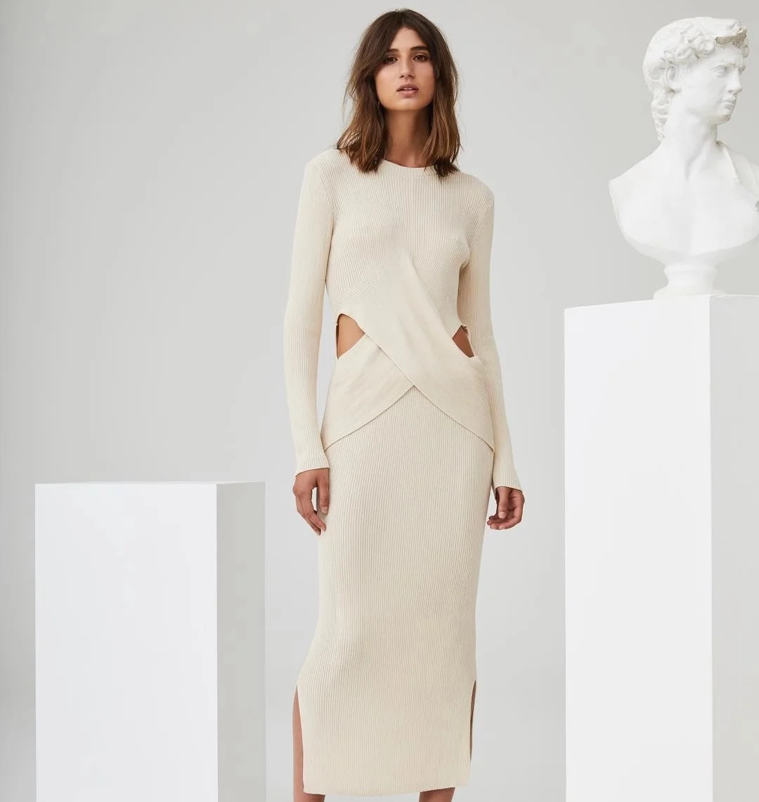 

Australian design of simple and elegant knitted dress in autumn and winter