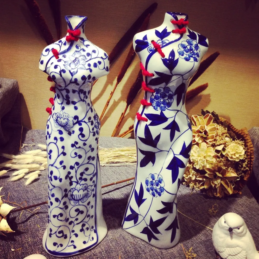 

2019 Cheongsam Hand-painted Vase Handmade Classical Chinese Blue White Porcelain Ornament Creative Gift New