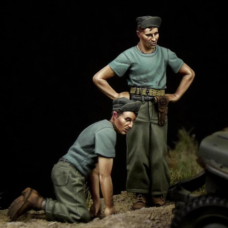 

1/35 Assembly Resin Figure Kit Soldiers check jeep (not include Jeep)