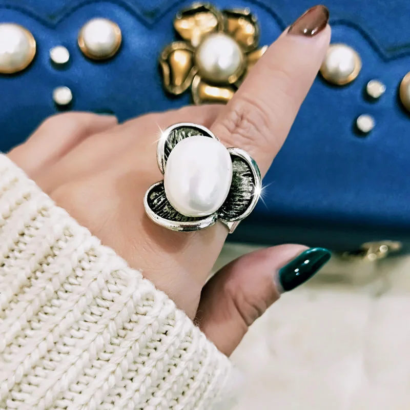 

SINLEERY Women Big Oval Imitation Pearl Flower Rings Adjustable Size Antique Silver Color Vintage Jewelry Jz171 SSK