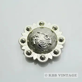 

(KB403) 10pc 1-1/2'' Pistols with Berry Concho Saddle Concho Silver
