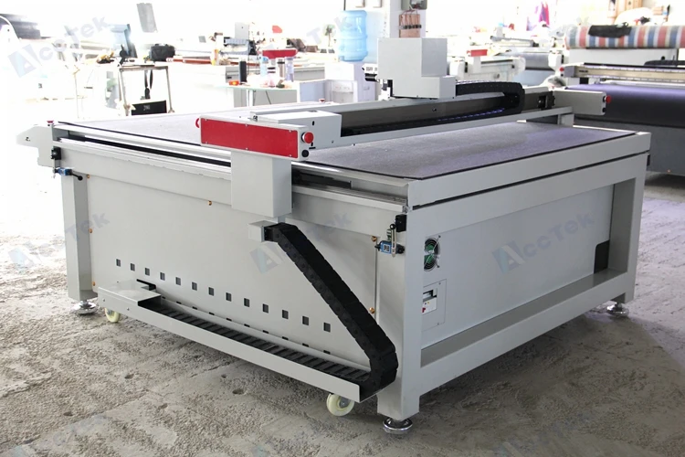 Тонкий ПВХ кожа прокладка cnc нож Вибрационный станок для резки 150*150 см с лучшей