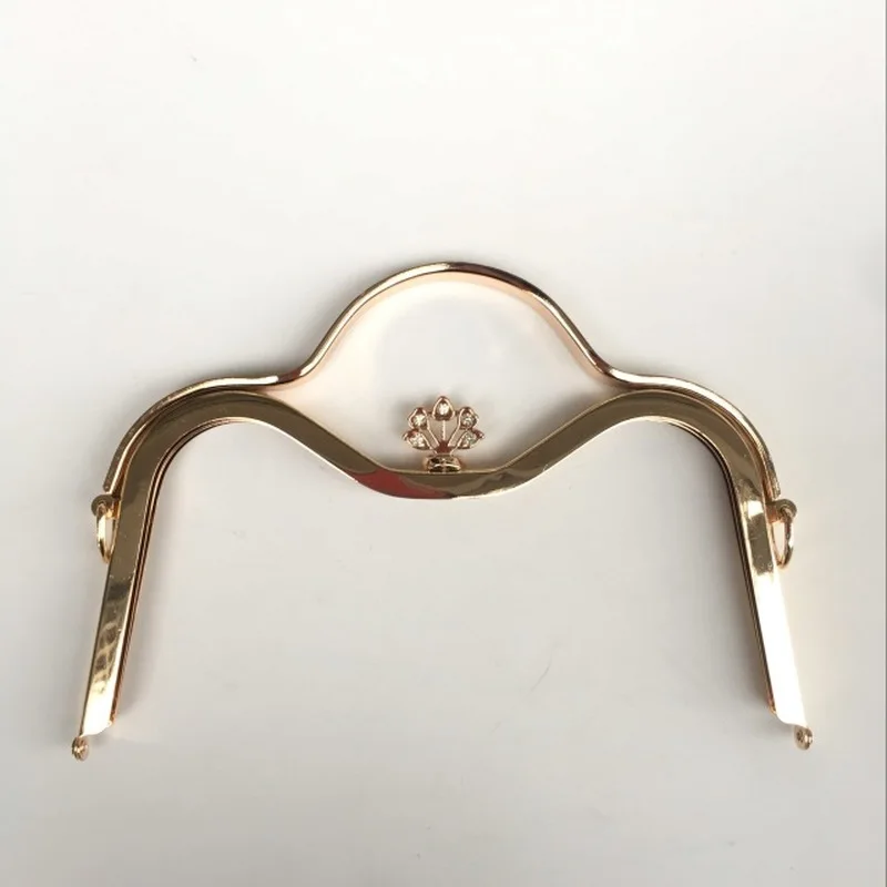 

Silver Gold Tone Metal Frame Handle Delicate M Shape Style Purse Sewing Hole Crystal Flowers Head Luggage&Bag Accessories 23CM