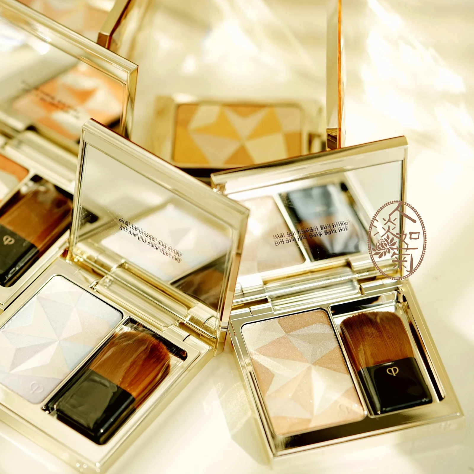 2019 CPB Cle De Skin Beaute светящийся усилитель лица заправка блестящая пудра пятна силуэт