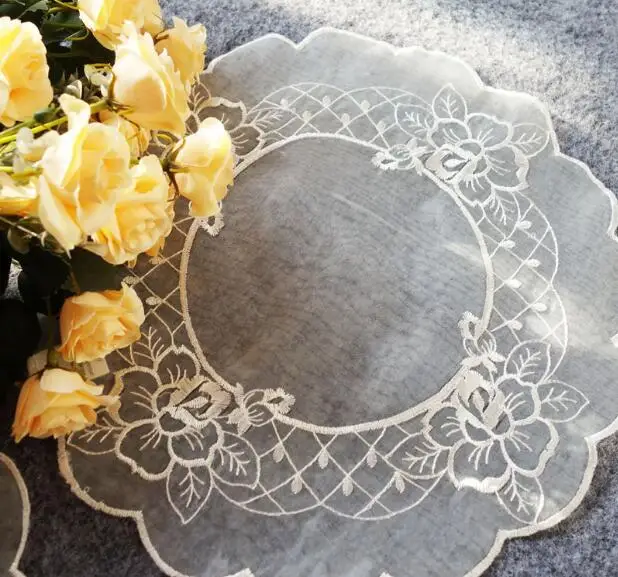 حار التطريز الدانتيل الجدول مكان حصيرة القماش تحديد الموقع وعاء كأس القدح حامل جولة كوستر الطعام المفرش شرب الشاي سادة عيد الميلاد المطبخ