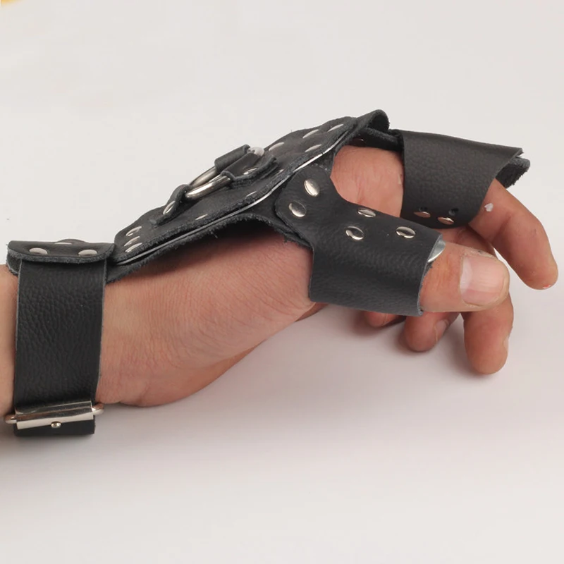 Outdoor Hunting Products Slingshot Strong Bow Slingshot Catapult Fishing Archery Protective Hand