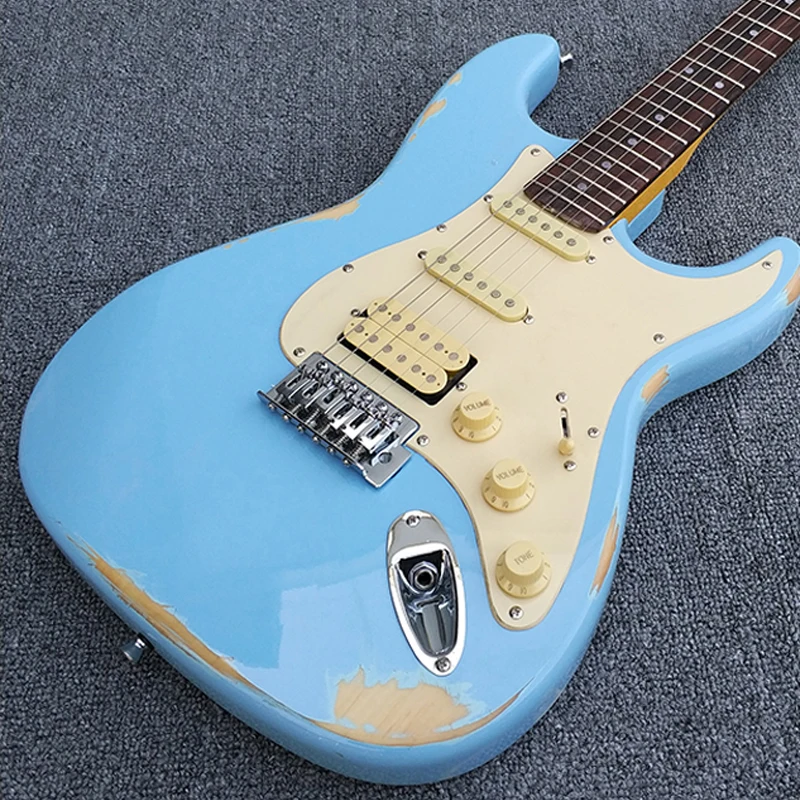 

Custom Shop,relic ST electric guitar,Rosewood fretboard,Light blue body,1humbucker(bridge),2single coils pickups,Real picture!
