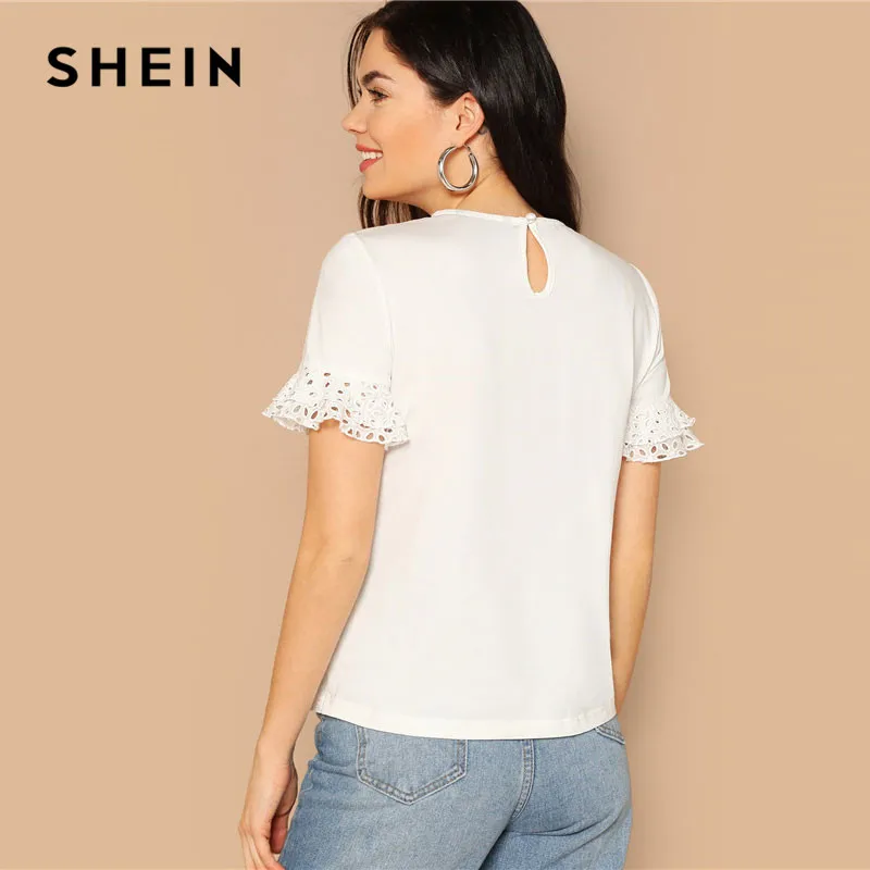 SHEIN الأبيض الليزر قطع إدراج كشكش صفعة عارضة المحملة 2019 الصيف عارضة النساء الجوف خارج أنيقة الحد الأدنى التي شيرت قمم