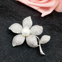 New Romantic Flower Freshwater Pearl Brooches for Women Fashion Jewelry Luxury Zircon Brooch Pin Wedding Christmas