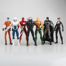 NEW hot 17 19cm 7pcs set Justice League Batman Catwoman Aquaman Batwing flash Joker action figure