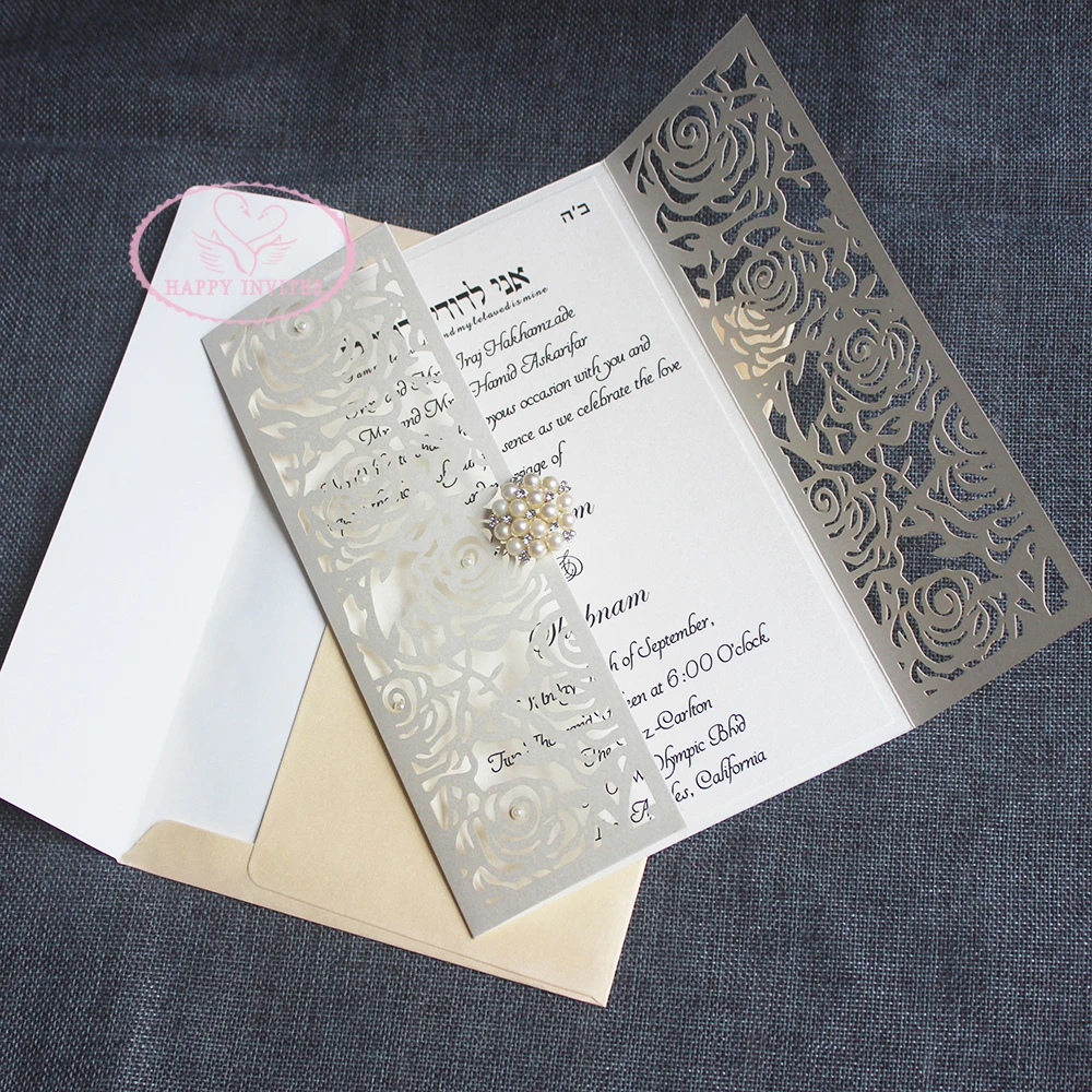 HI3044-09 Personalized Pearl White Laser Cut  Wedding Invitation Card with Pearl Brooch and Envelope Made in China