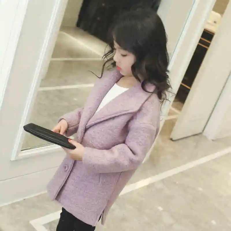 

The children's clothing girl's coat, 2017 new Korean girl's windbreaker the long autumn winter woollen coat