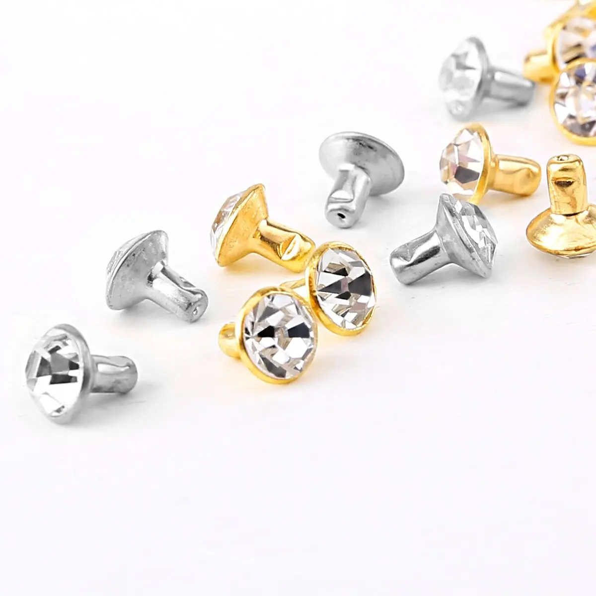 

Useful 100pcs silver + 100 pcs golden Rivet with rhinestone diamond 7mm