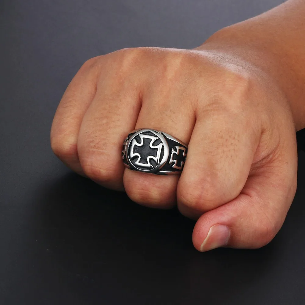 

Silver Black Tone Cross Knights Templar Rings for Men Stainless Steel Crusader Cross Rings Wedding Band Religious Jewelry RN05