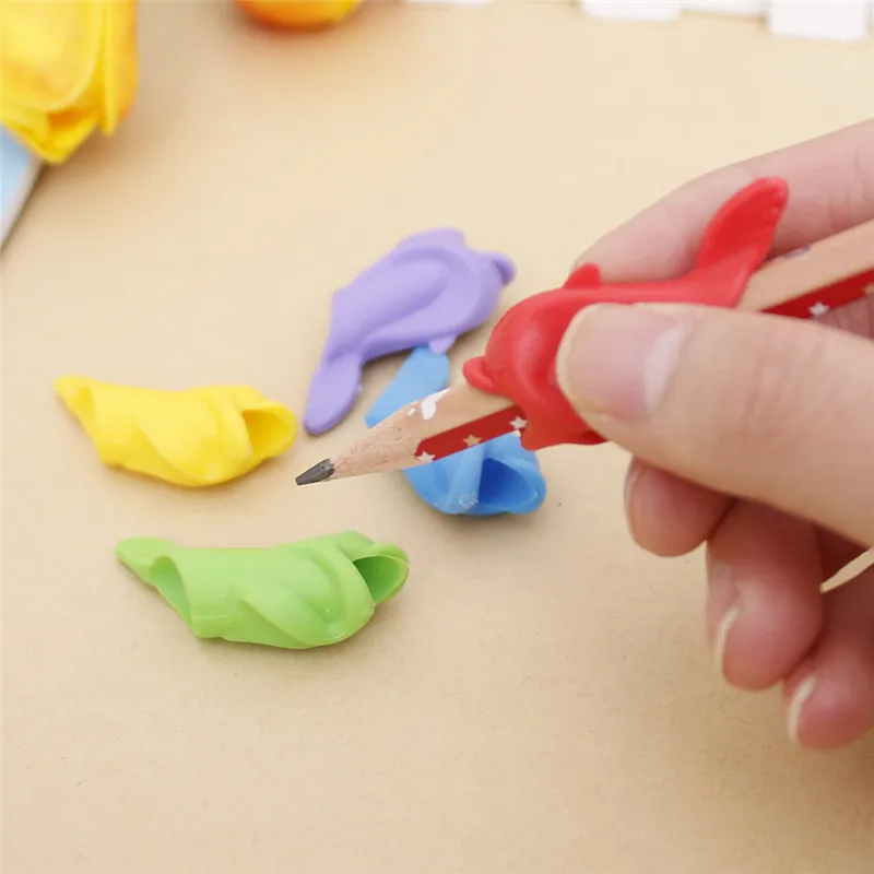

5Pcs Silicone Dolphin Fish Hold Drawing Pencil Children's Creativity Kids Students Pencil Writing Drawing Protect Finger Toys