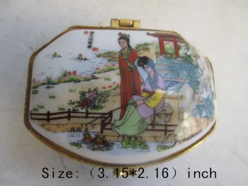 

A dream of red mansions characters of ancient Chinese porcelain jewelry decoration box.