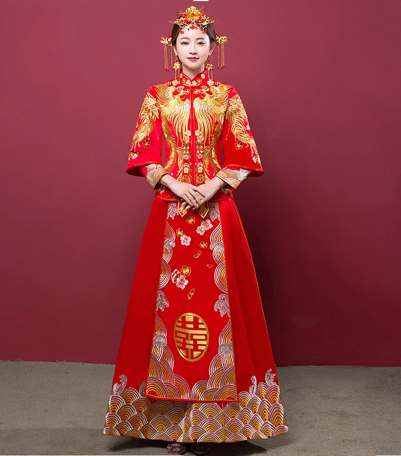 Chinese woman fucked in traditional clothing
