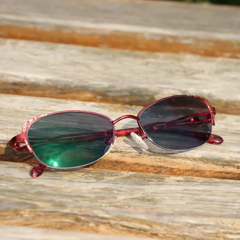 Ceny Moda eleganckie kobiety przejście okulary do czytania z fotochromem kobiety dioptrii okulary Presbyopic 1.0 4.0 czytanie okulary przeciwsłoneczne