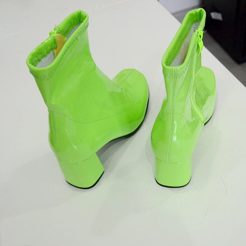 Ботинки; женская обувь; Модные ботильоны на высоком каблуке; женская обувь из лакированной кожи на квадратном каблуке; цвет белый, зеленый; прозрачная обувь на молнии с квадратным носком