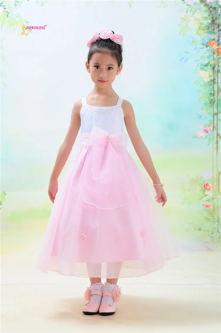 Departments An elegant suit from Richie House will bring out the elegance in your little one with its professional look and fit. The skirt and jacket feature matching contrasting piping and bows with glittery tiny stones. The stylish suit includes a short zipper jack.