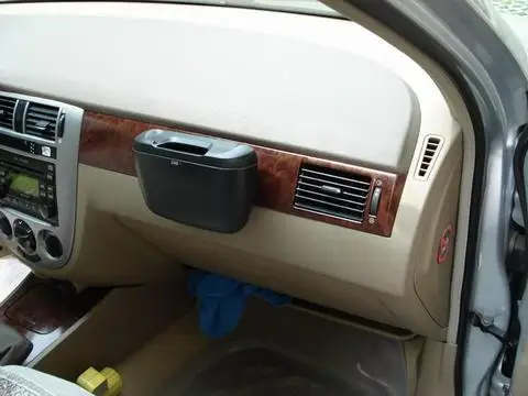 

Multi function hanging type vehicle mounted garbage can sticky type bucket for storing garbage in vehicle