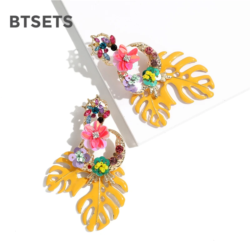 

Bohemian Crystal Flower Leaf Earrings Rhinestone Green Large Long Drop Earrings for Women Fashion Statement Fashion Jewelry 2019