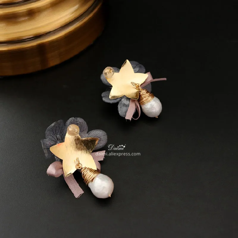 

DMEFP410 Handmade Designer Jewelry Freshwater Pearl Drop Earrings Personality Eternal Flower Petals Earrings