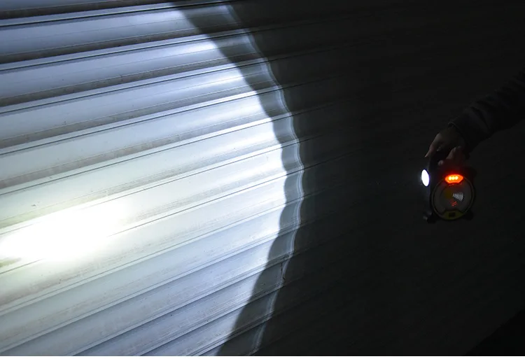 7487092016_2105184447