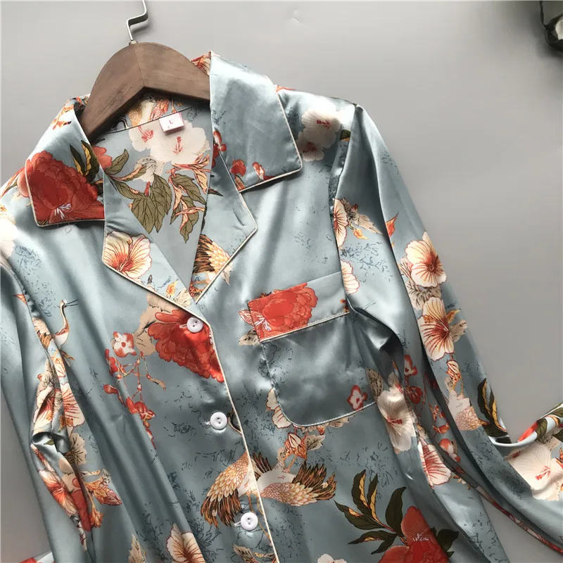 10145447728_2043651032