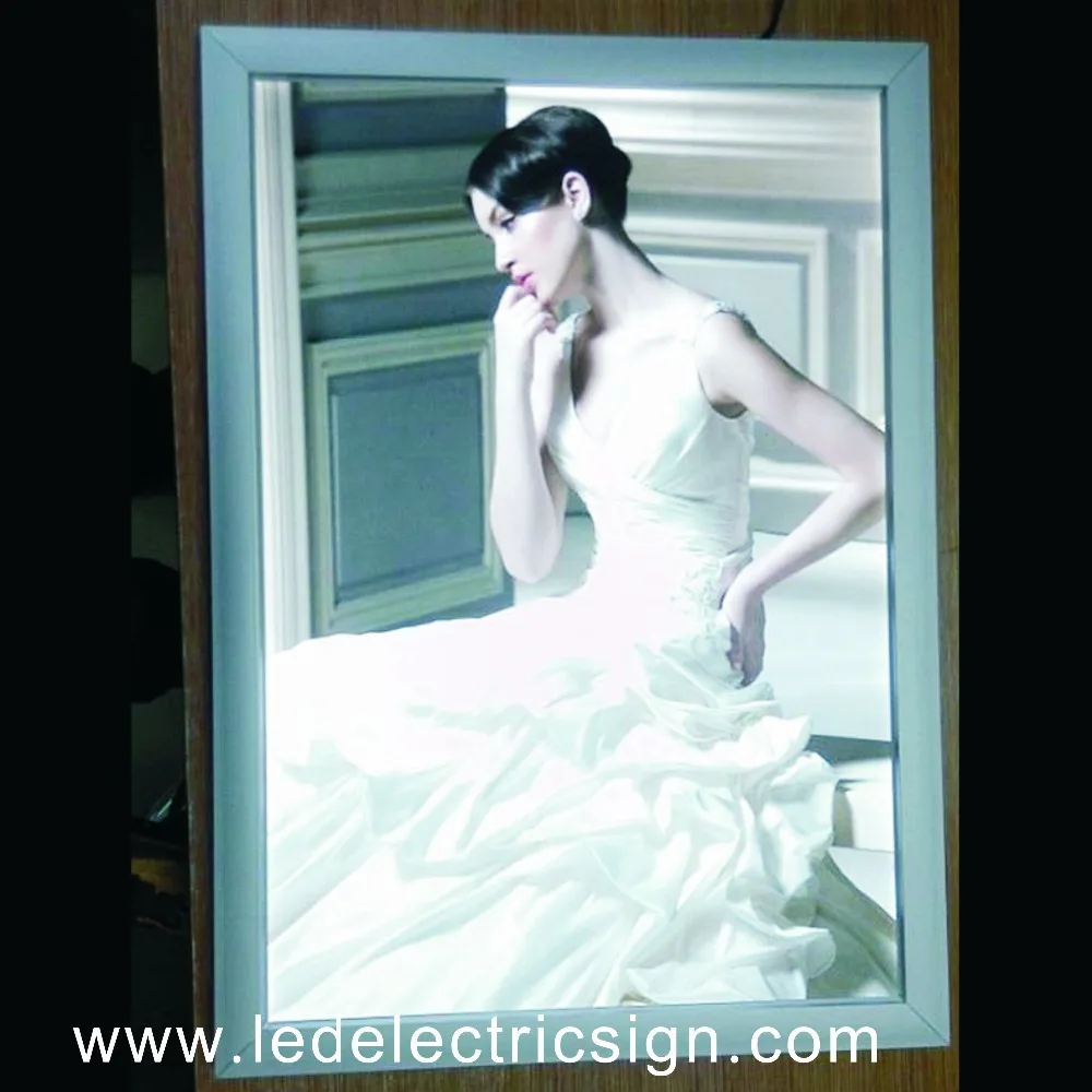 led Light Box Display with a Variety of Productsdisplay products