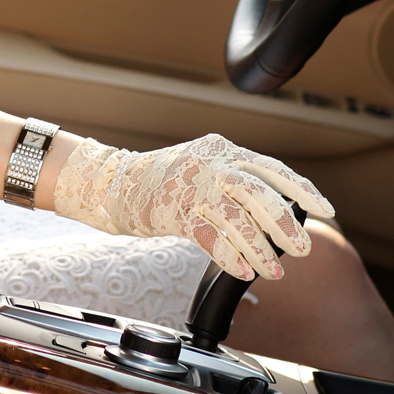 On Sale Fashion Women Sunscreen Gloves Female Lace Summer Five Finger Anti-UV Wrist Short Sun Driving Glove New Listing UV015D