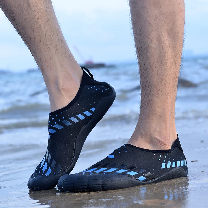 Пляжная обувь; Мужская Уличная обувь для плавания; мягкая пляжная обувь для взрослых на плоской подошве; нескользящая быстросохнущая водонепроницаемая обувь; светильник; 39-46; YL333