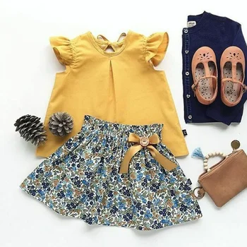 

Toddler Girl Short Flying sleeve Shirt Top and Floral Skirt Clothes Set