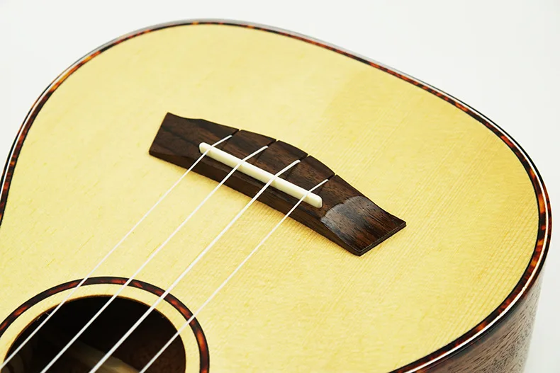 SevenAngel 23 дюймов укулеле ель из красного дерева акустической гитары 4 струны ukelele с Пикап EQ Красный целлулоид Связывание