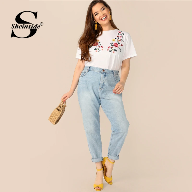 Sheinside زائد حجم عارضة المطرزة التفاصيل تي شيرت المرأة 2019 الصيف قصيرة الأكمام المحملة السيدات الأزهار طباعة لباس أبيض Sheinside زائد حجم عارضة المطرزة التفاصيل تي شيرت المرأة 2019 الصيف قصيرة الأكمام المحملة السيدات الأزهار طباعة لباس أبيض