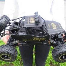 1/12 2,4G 4WD Рок Гусеничный радиоуправляемая антигравитационная машина Electrict Багги игрушка дистанционного Управление гоночный радиоуправляемое багги Модель машины из сплава металла подарок игрушка для ребенка