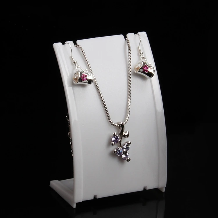 3644259300_434861876