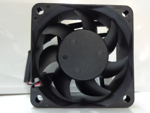

Original D60SH-12C 12V 0.18A 6025 6cm Chassis Charger 2-wire UPS Cooling Fan