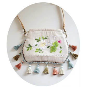 

Angelatracy 2018 Bohemian Women Bags Embroidery Flower Saddle Floral Tassel Crossbody Bag Women Messenger Bag Vintage Handbag