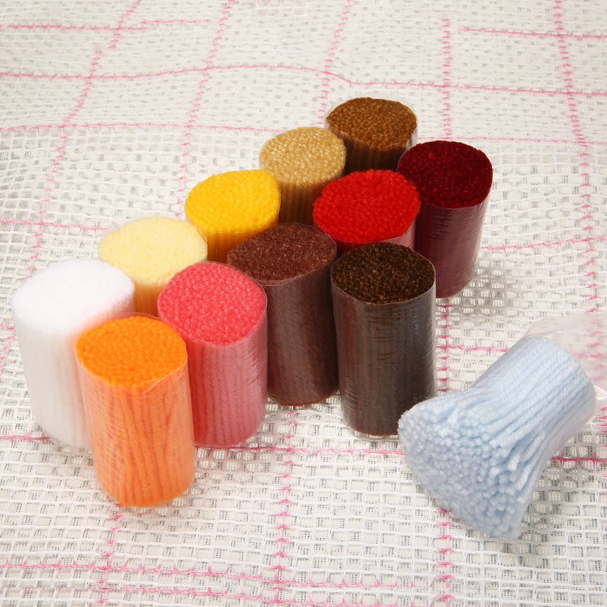 1 Set Latch Hook Rug Carpet Kits for DIY Needlework Unfinished Crocheting Rug Making Bear Balloon Pattern Cushion