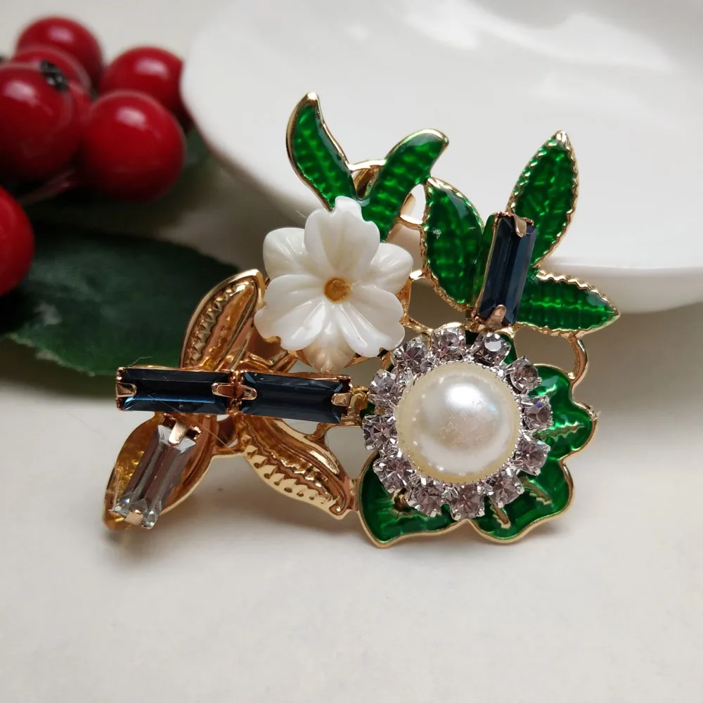 cute crystal brooches for women 2 colors choose new design 2016 enamel