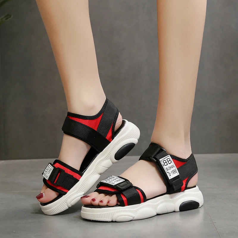 

2019 Summer New High Rise Buckle Women Casual Sandals Flat Comfortable Wild Platform Sandals Student Sport Beach Sandals White