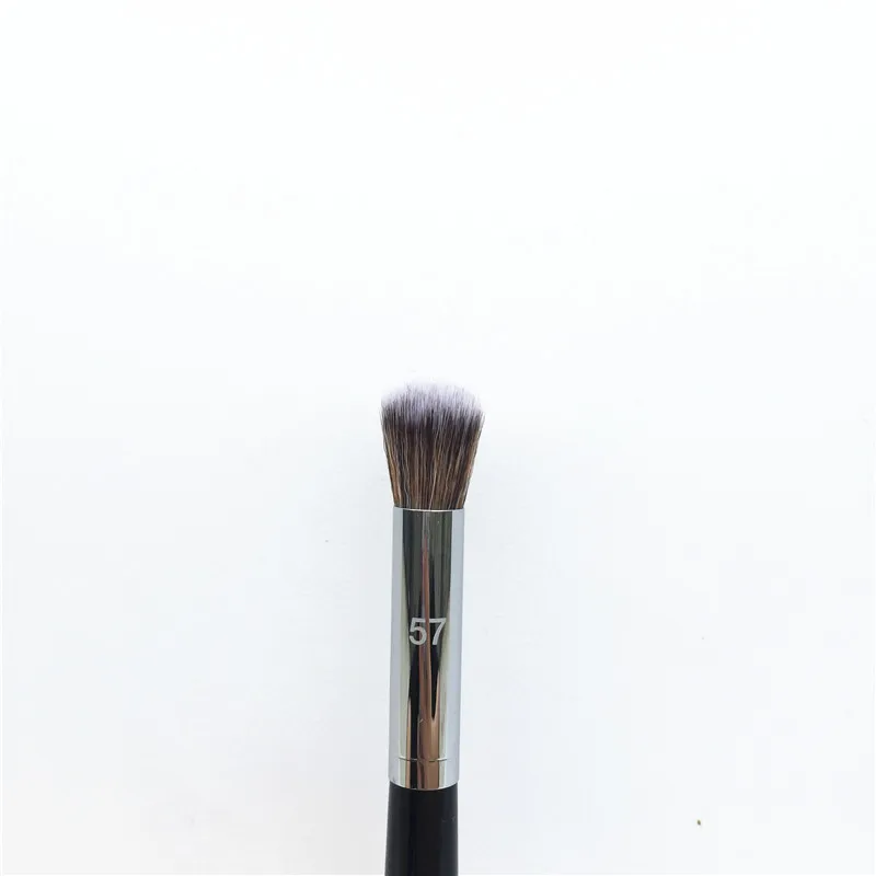 Sephora Pro Airbrush Concealer Brush #57 _ 1