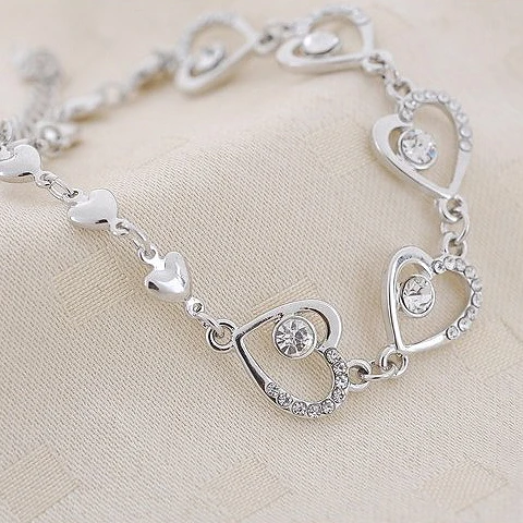 

LM-L030 Hotsale Heart Bracelet Simple Elegant Silver Design Alloy Jewelry for Women
