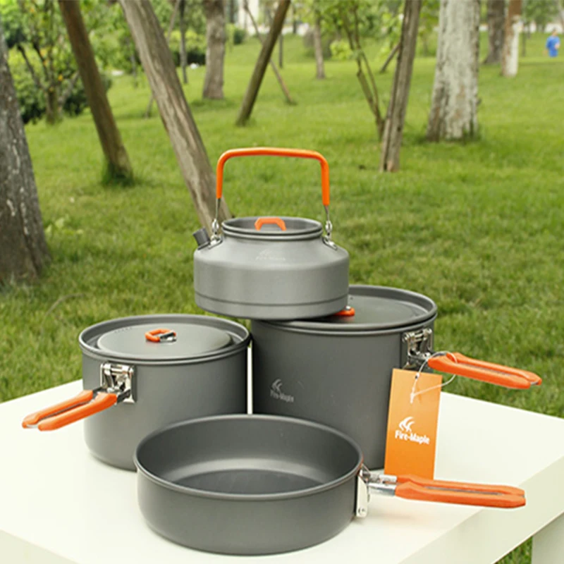 Venta caliente 4-5 juegos de utensilios de cocina para personas 2 teteras y ollas y sartenes para acampar al aire libre senderismo Picnic cocina juegos fuego Maple Feast 4
